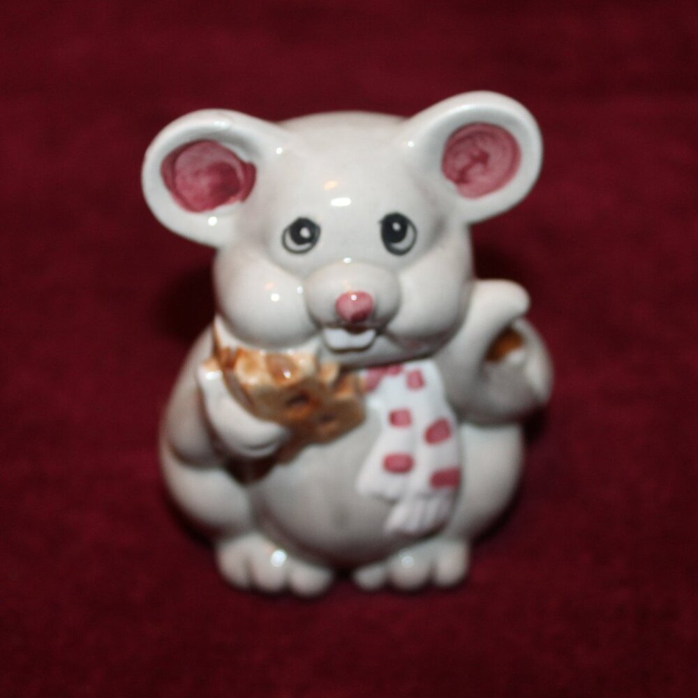 Vintage Baking Soda Holder for fridge - Gray Mouse